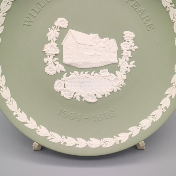 Wedgwood Green Jasperware William Shakespeare Plate Stratford Home 8-1/4” - Picture 4 of 5
